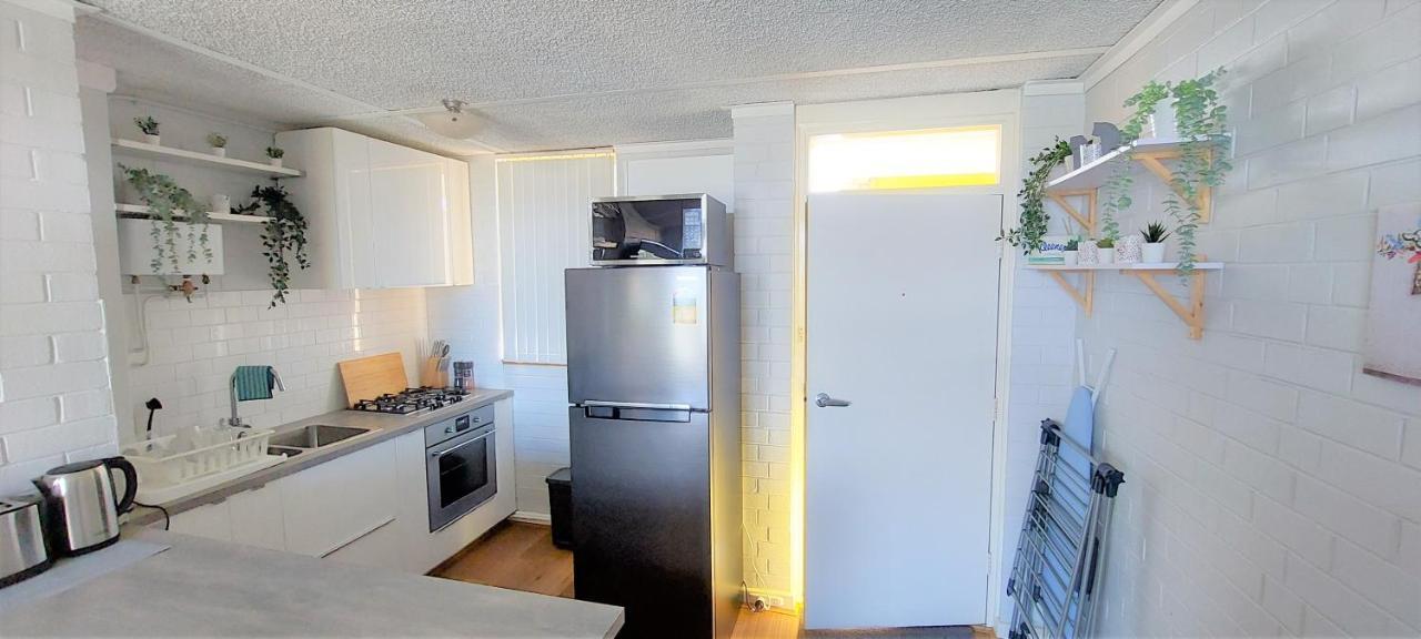 Sky High On Arundel - Central Fremantle Apartment Екстер'єр фото