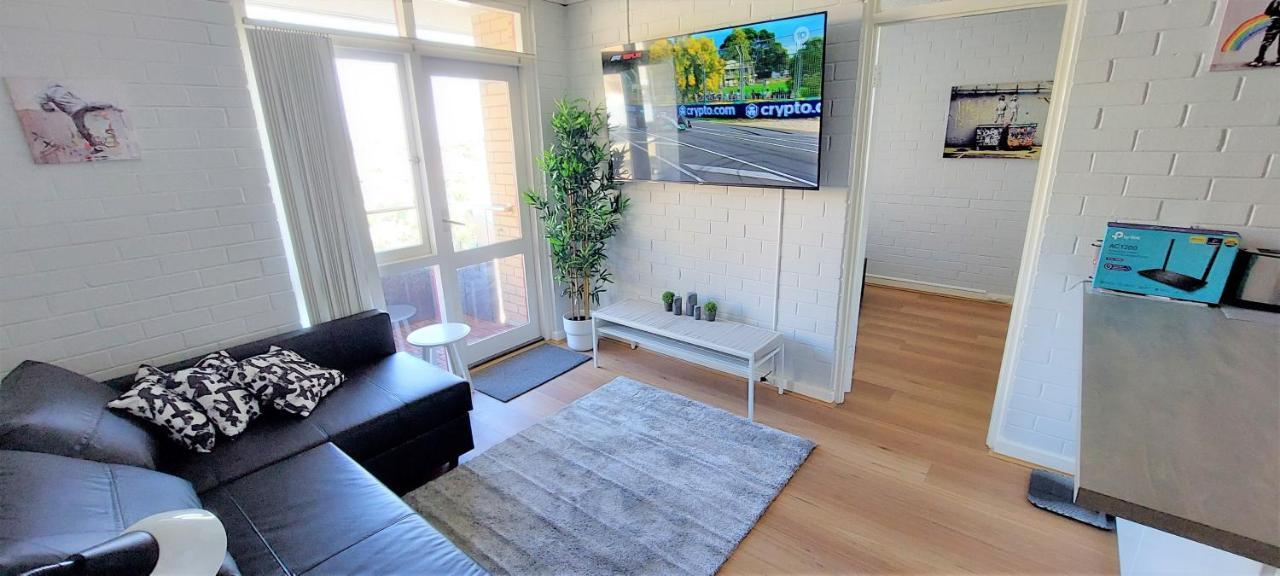 Sky High On Arundel - Central Fremantle Apartment Екстер'єр фото
